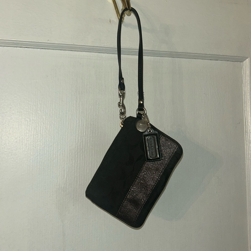 Coach Signature Brown Wristlet G0949-F41637